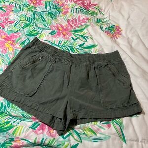 Aerie Sage Green Women's Cargo Shorts